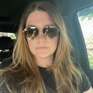 Meet your Posher, Julie